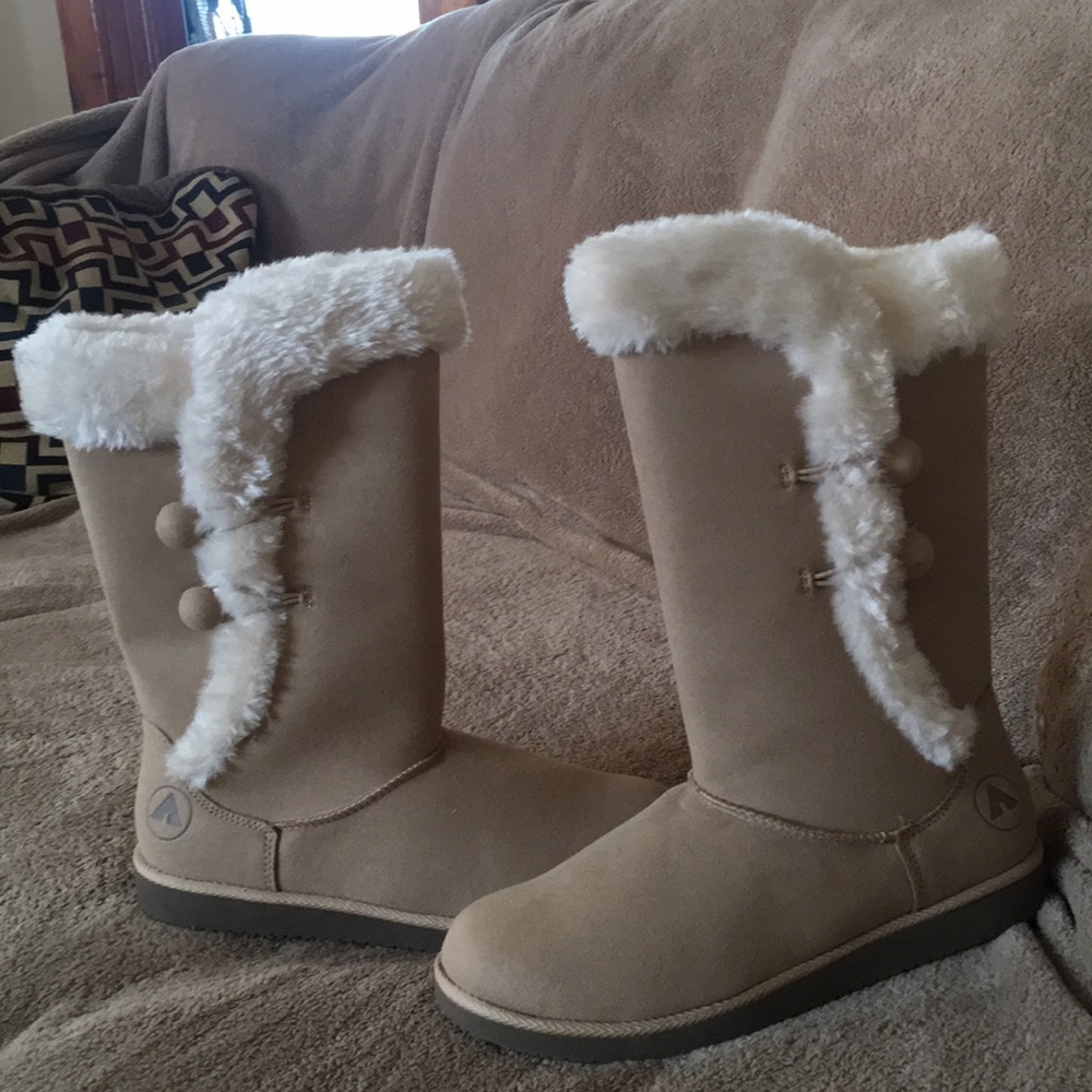 Women’s airwalk boots light suede tan brand new